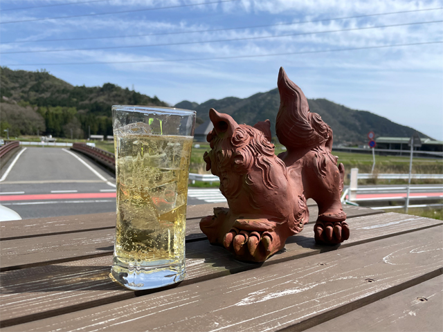 ハイボールとシーサー