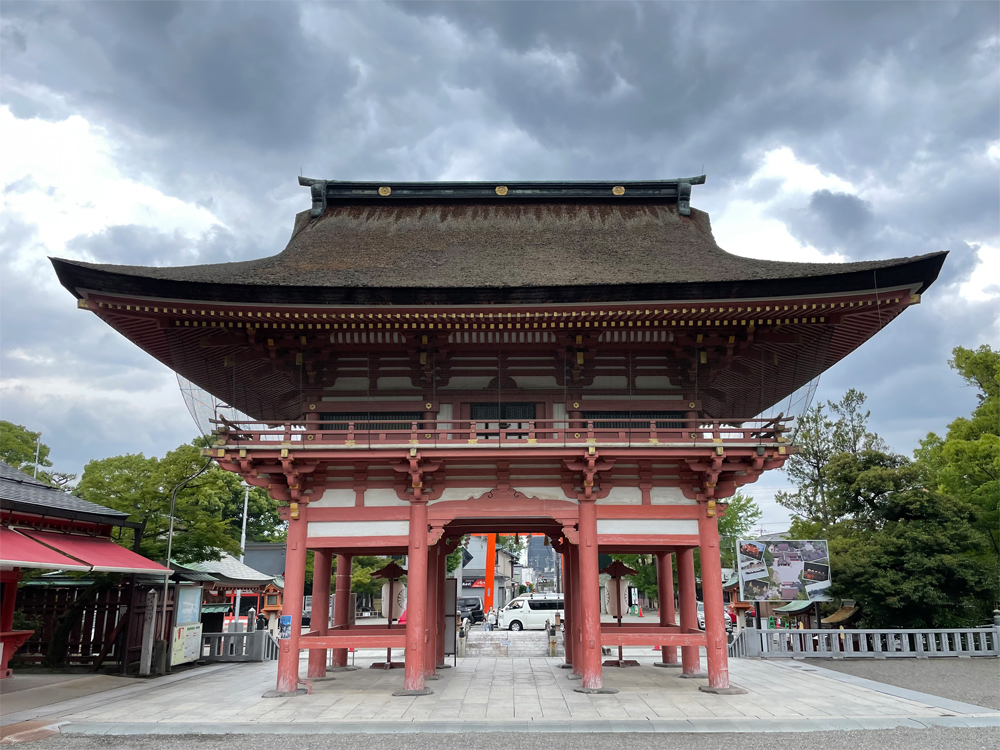 津島神社の楼門