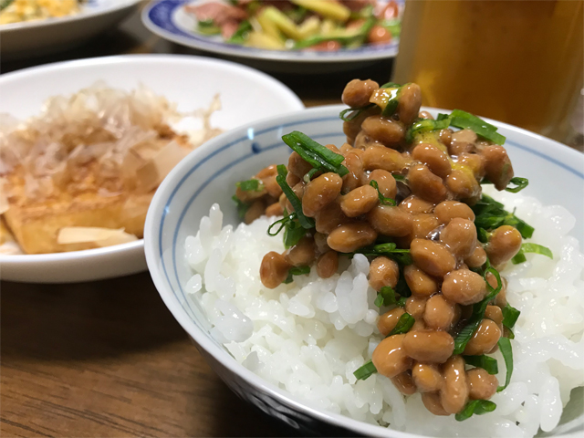 納豆・オン・ザ・ライス・ウィズ・厚揚げ