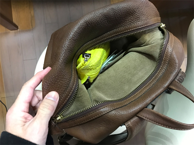 トーンオイルヌメ ソフトミディアムバックパック