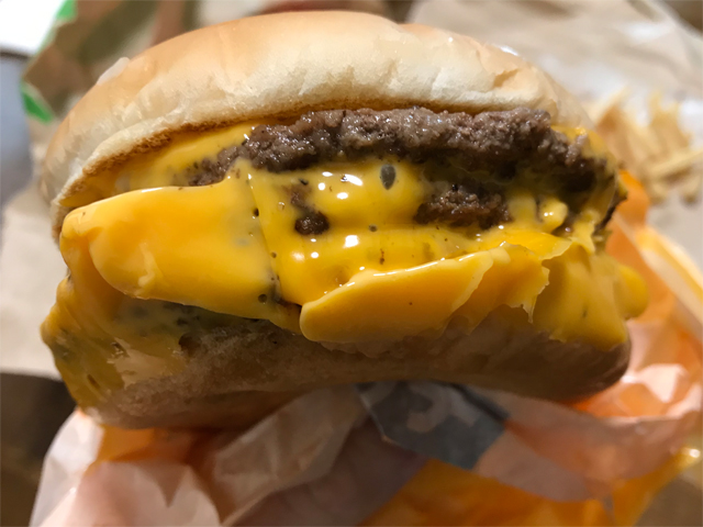 トリプルチーズバーガー