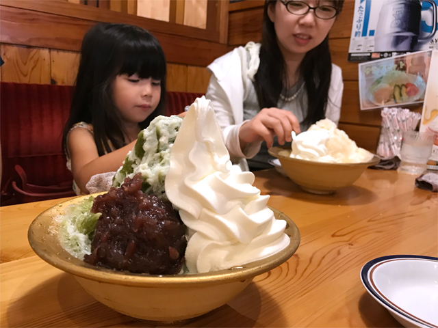 コメダ珈琲店 岐阜駅東店で楽しんだ宇治抹茶＆ソフト・練乳・小倉あんのかき氷