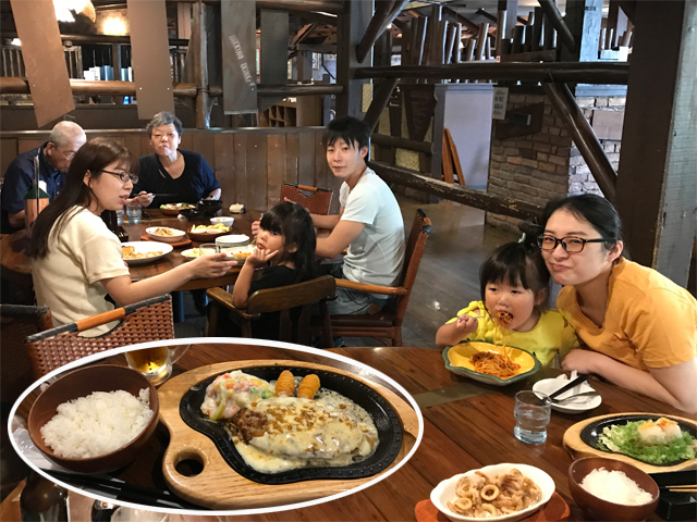 その他大勢とフォンデュ風チーズバーグステーキ
