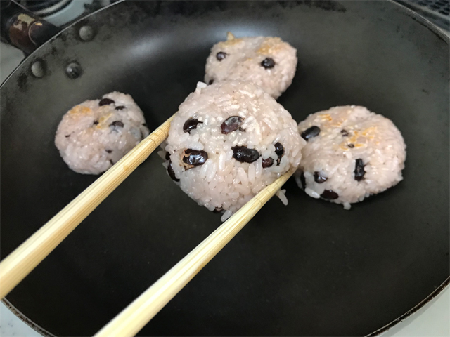 赤飯の焼きおにぎり