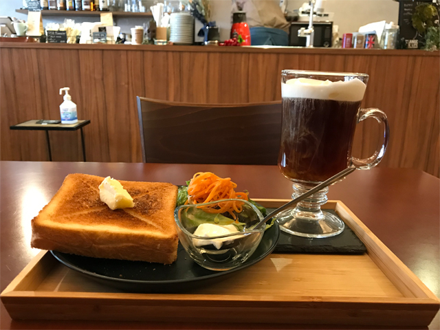 アイリッシュコーヒーとモーニングセット