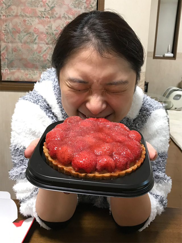 次女とイチゴタルト