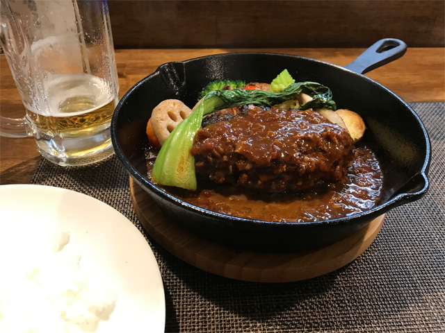 飛騨牛鉄板ハンバーグランチ