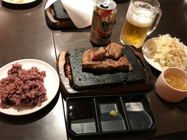 やっぱりステーキ（１８０グラム）とオリオンビール