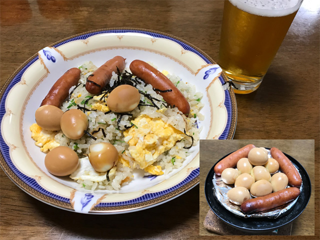 燻したうずらの卵＆ソーセージをトッピングした素チャーハン