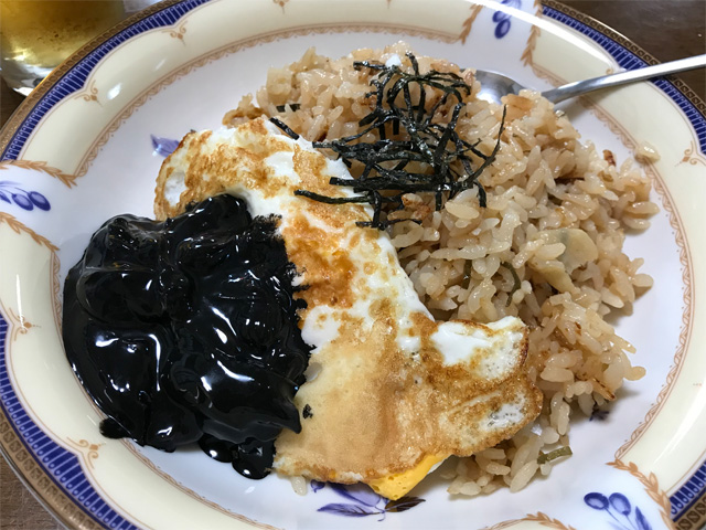 残り物の混ぜご飯で作ったチャーハン
