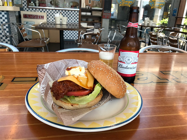 下田バーガーとバドワイザー