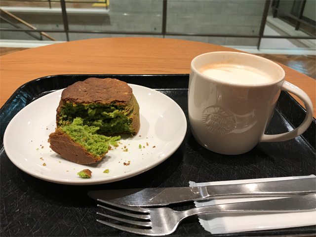 宇治抹茶ビスケットとソイラテ