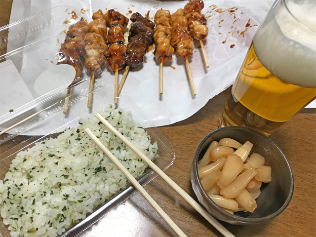 焼き鳥とわさび菜のご飯
