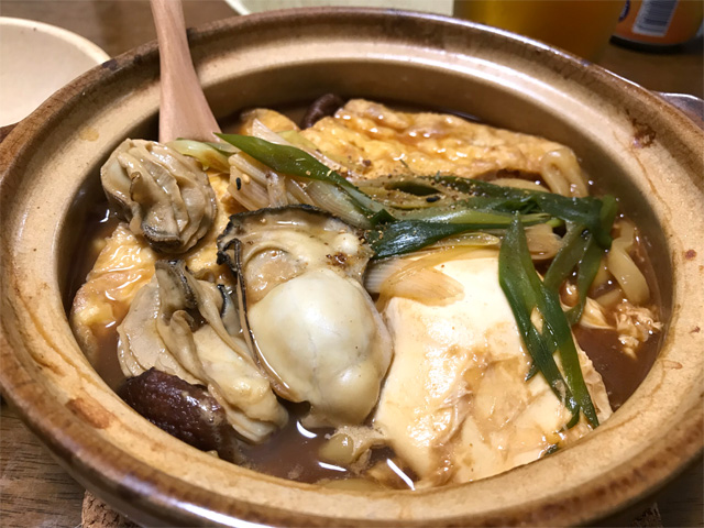 カキ入りの味噌煮込みうどん