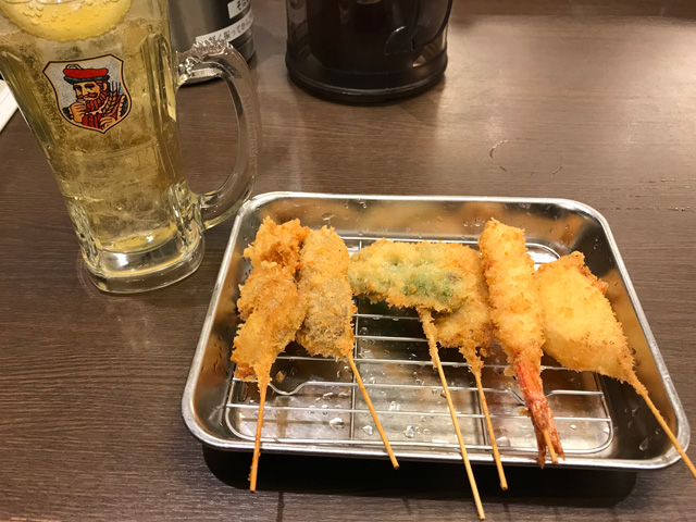 お客はほとんど一人客ばっか