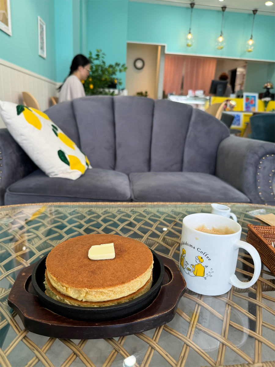 鉄板ホットケーキと熱い珈琲