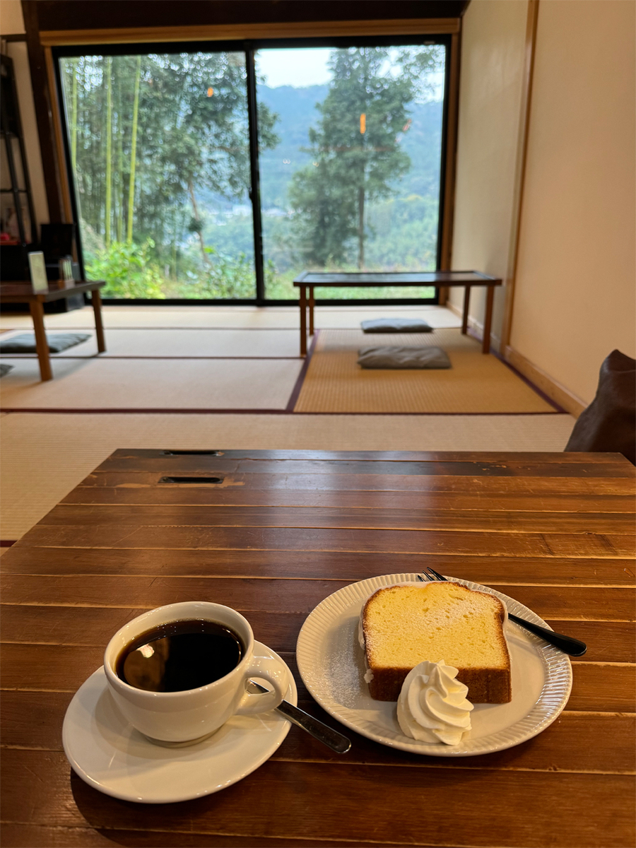 Cafe Bisous
