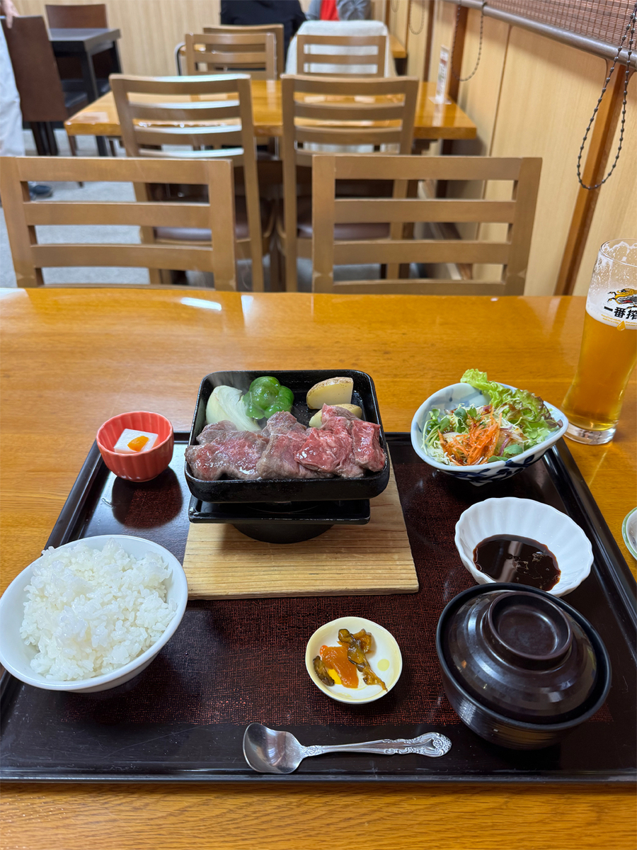 飛騨牛もも肉焼肉定食