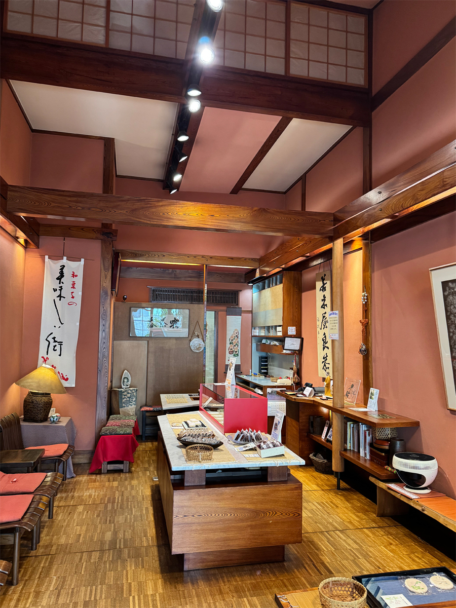 楽庵 老木やの店内