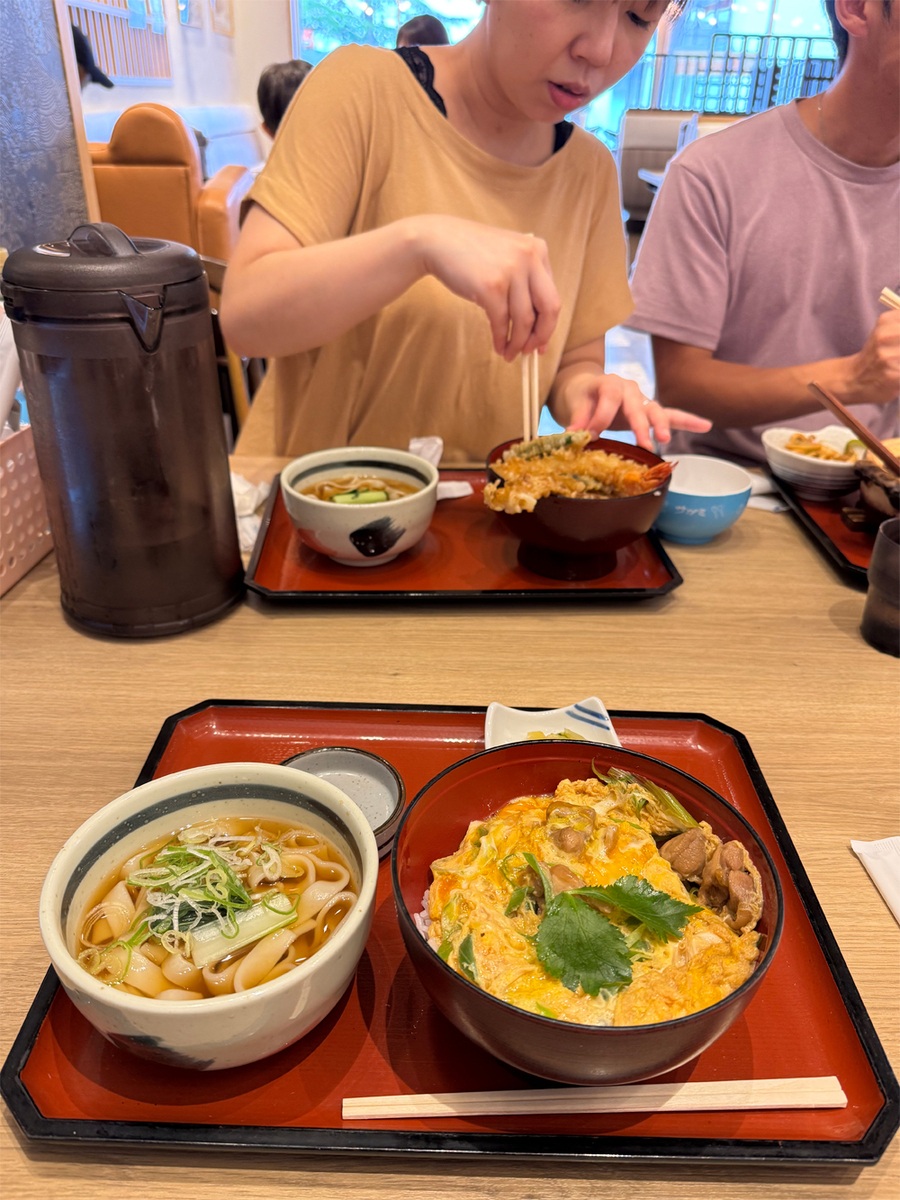 名古屋コーチン丼と麺