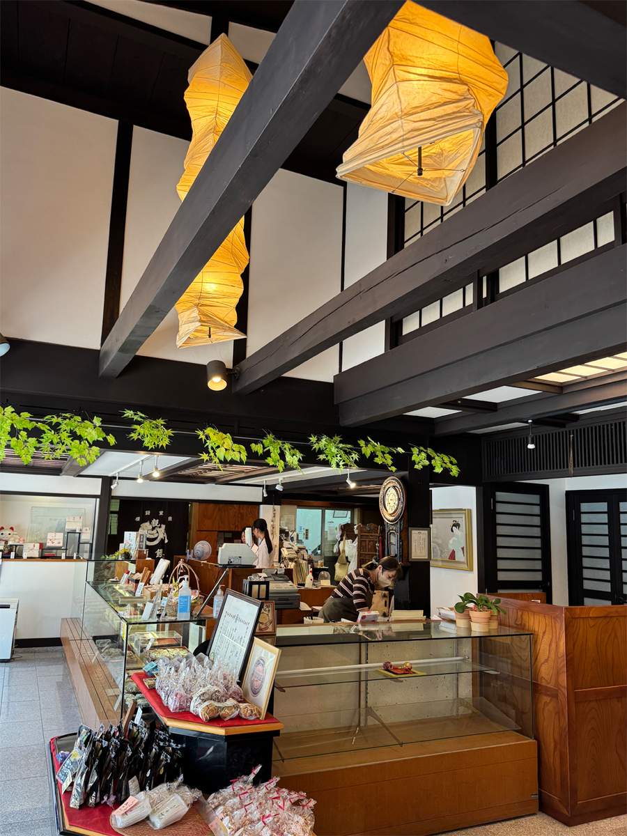 親玉本店の店内