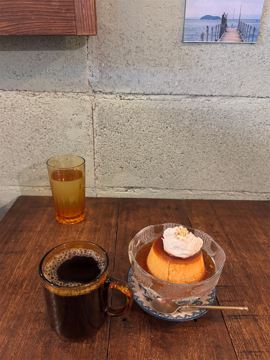 みかげプリンと熱い珈琲