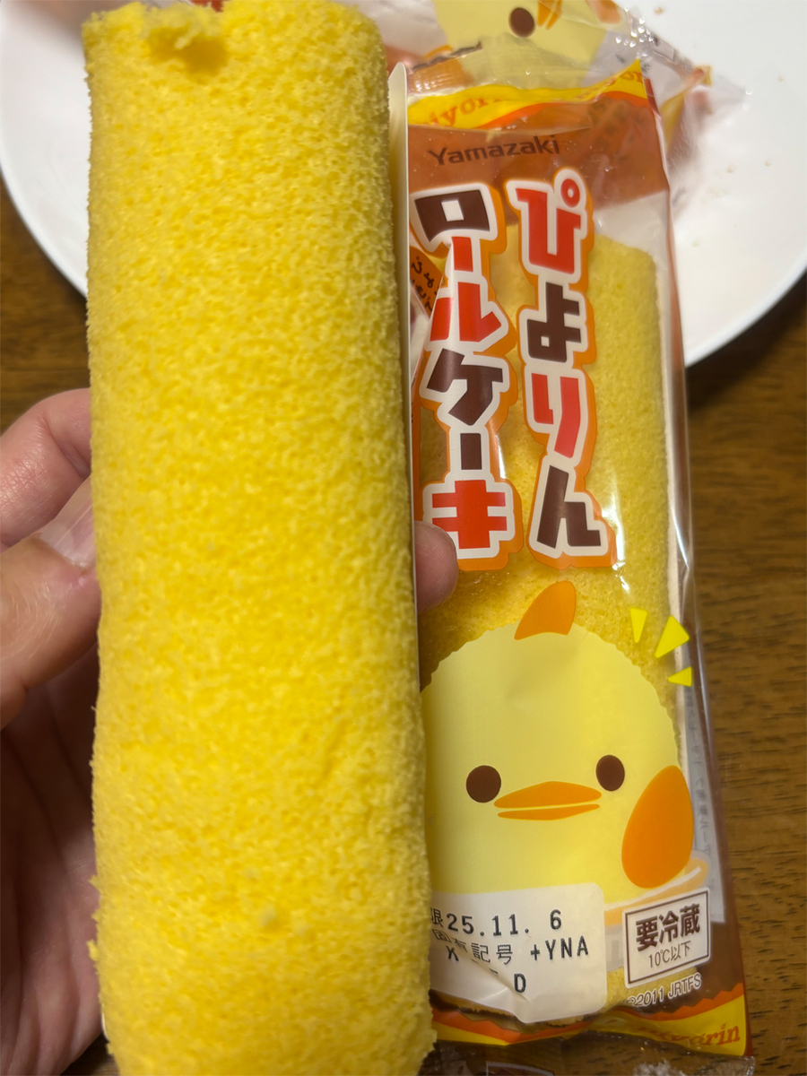 ぴよりんロールケーキ