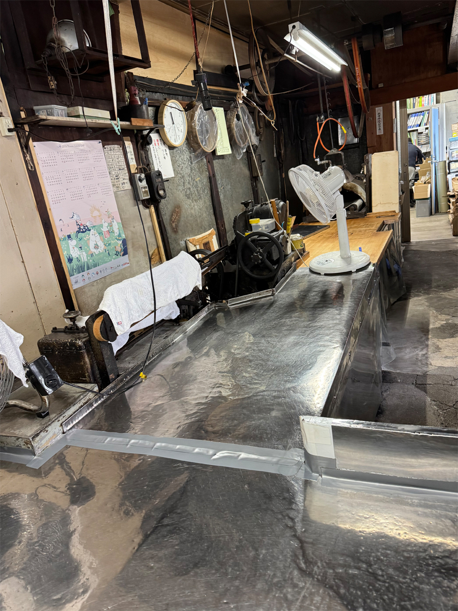 柴田飴本舗の作業場