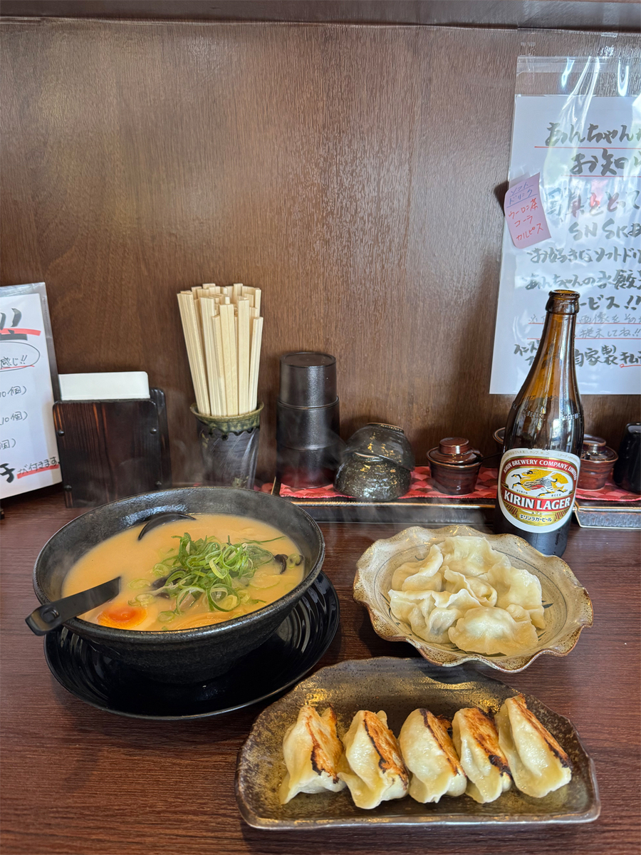 ベジ白湯ラーメンと焼き餃子と水餃子