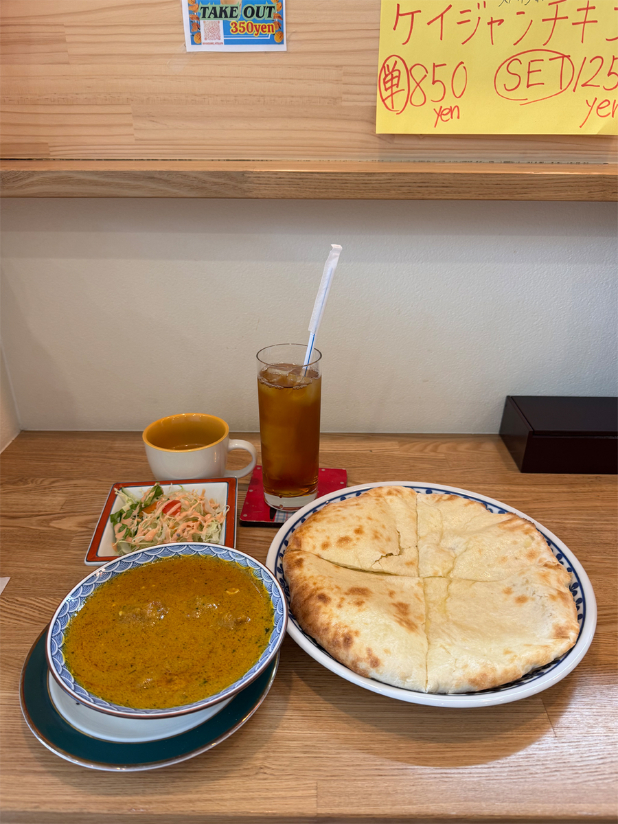 チキンカレーとチーズナン