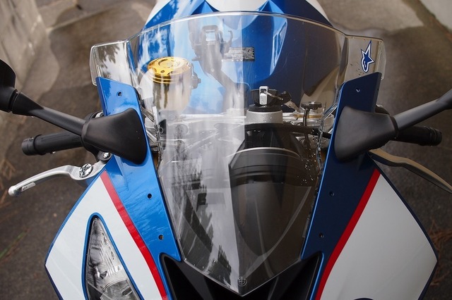 カスタム】BMW S1000RRのスクリーンをマジカルレーシングの