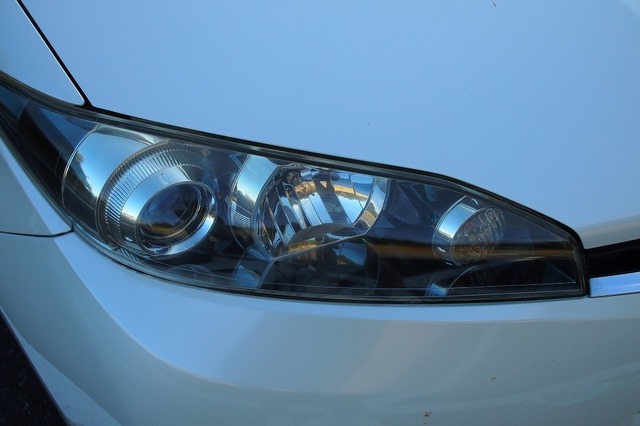 超簡単 Diyで車のヘッドライトの黄ばみを撃退 Kureルックスで超綺麗になったので見て クレ Loox Bikenjoy