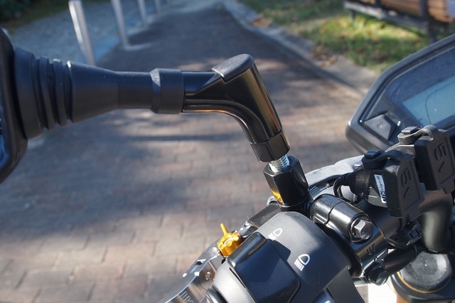 簡単カスタム グロムのミラーをタナックス ナポレオンミラー へ交換 交換方法をまとめました Jc75 Bikenjoy