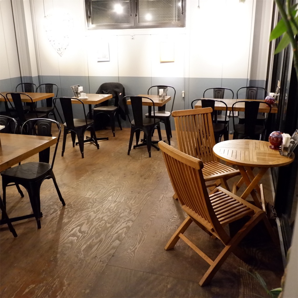 元町・中華街【CHILLULU COFFEE（チルルコーヒー）】〜大人プリンやパンケーキが特に人気のコーヒーショップ〜 こじんまり個人