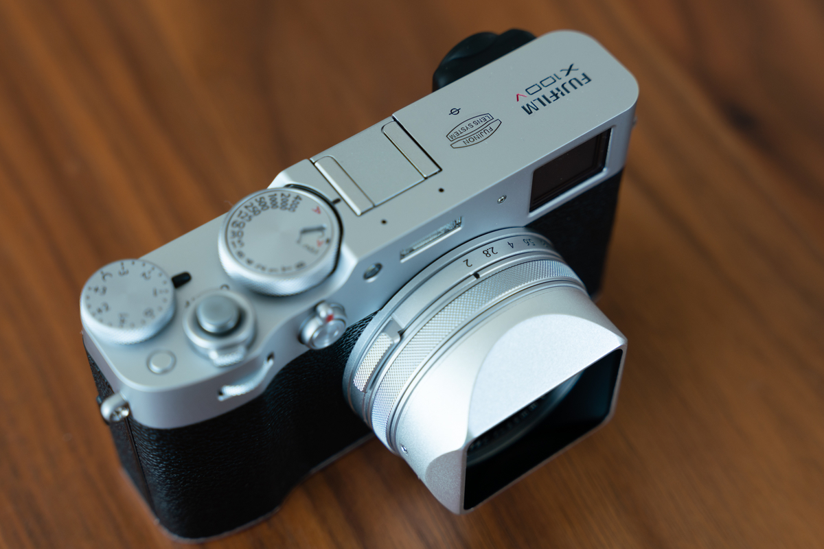 Fujifilm X100F シルバー ＋ SQUAREHOOD Mk.Ⅱ X100VにSquareHood Mk IIつけた - Images & Words