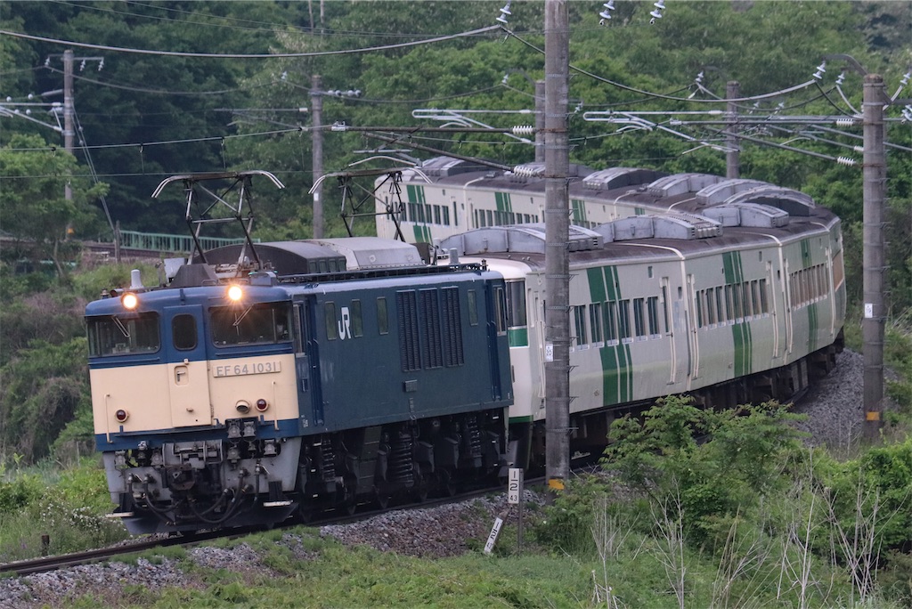 税無 185 N29 送料730円 即日発送 E25系 キャラバン VPE25 CQGE25 DQGE25 CWGE25 CWMGE25 DWGE25 DWMGE25 フロントブレーキパッド
