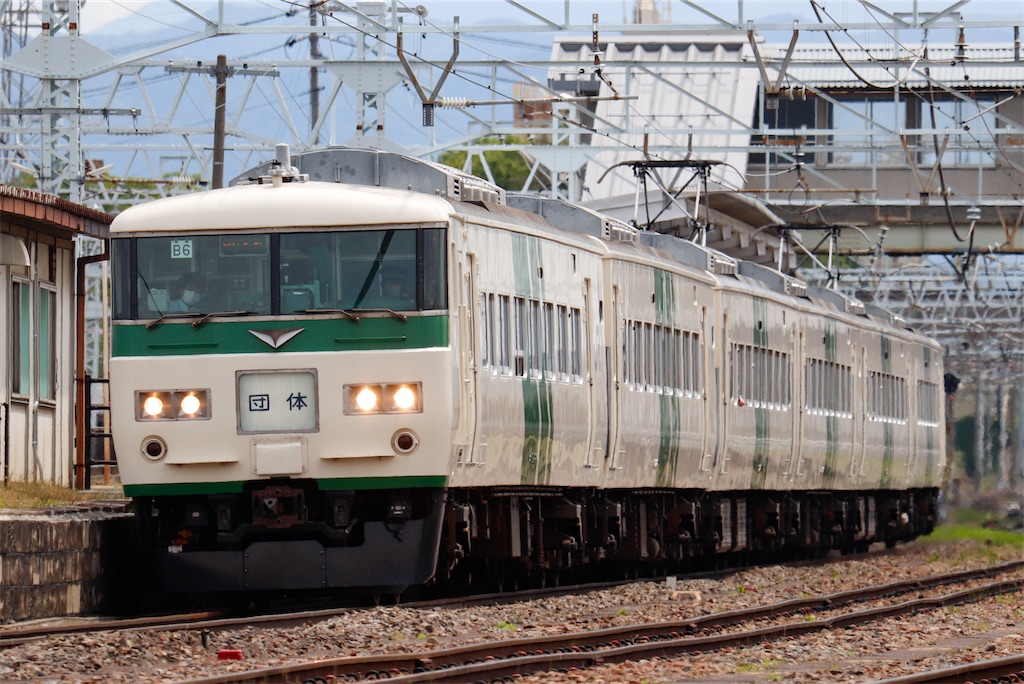 185系 新宿⇄松本 団臨 - 特急上高地回遊81号