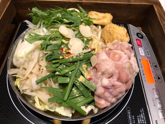 先斗町 寅屋 寒い日には京風もつ鍋を 〆の雑炊が 大きな寅屋の提灯で皆さまご存知 京都おっさん一人食べ歩きブログ
