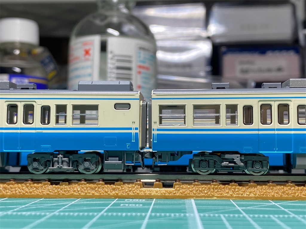 入線整備】TOMIXキハ40・47四国色を空気バネ化……？ - 新綱島検車区業務日誌