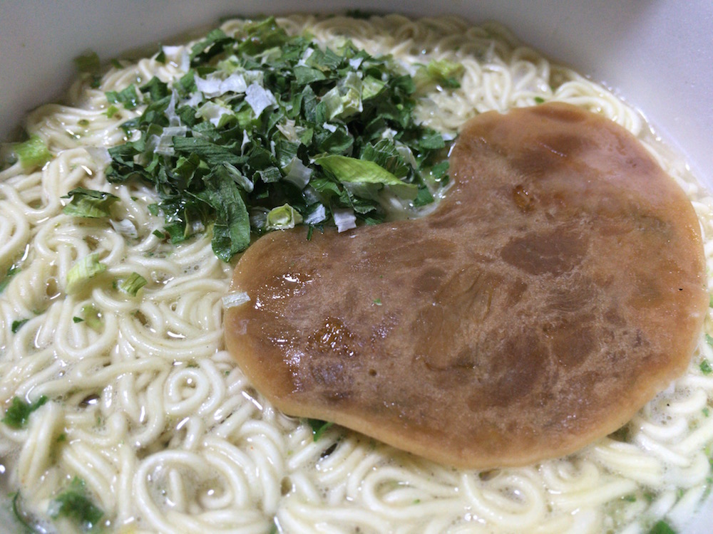 焼豚ラーメン　ねぎ盛り　出来上がり