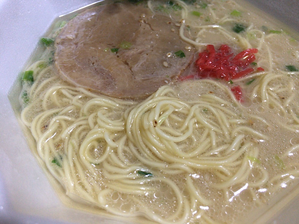 日清ラ王 濃熟とろ豚骨　出来上がり