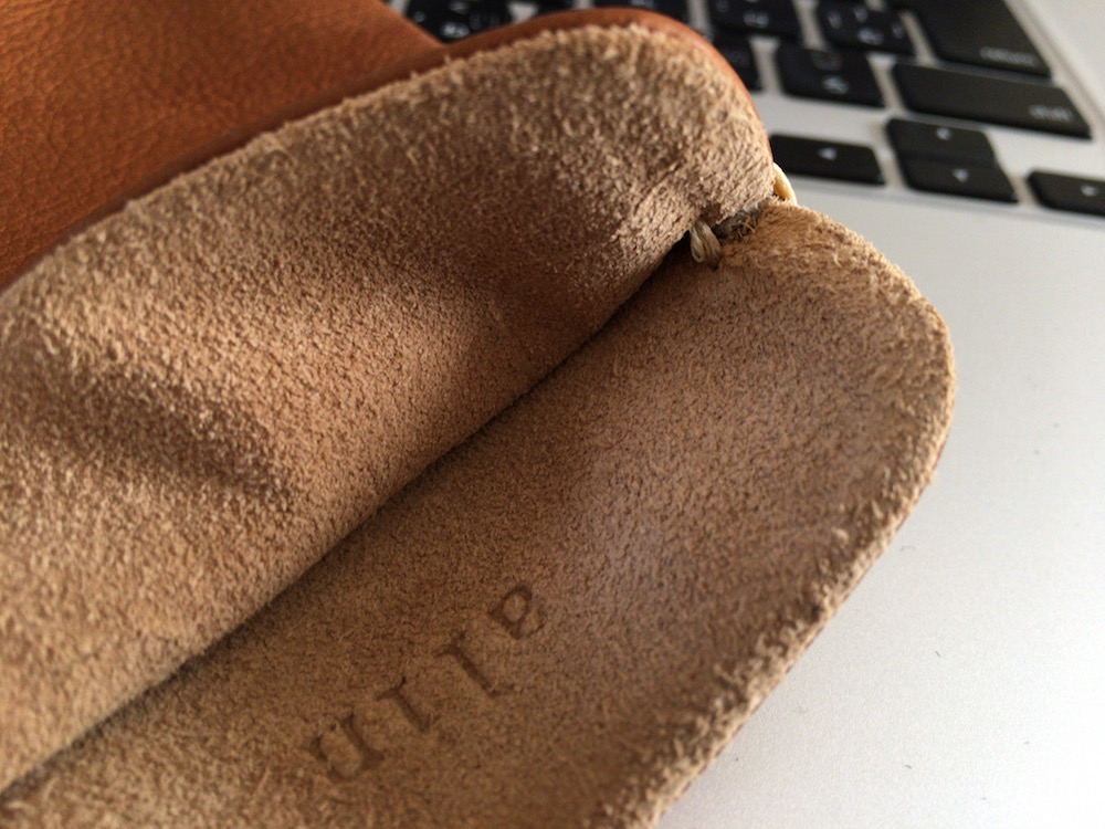 f:id:hishi07:20161015094302j:plain ありん iPhone7 Plus本革レザースリーブケース おすすめ