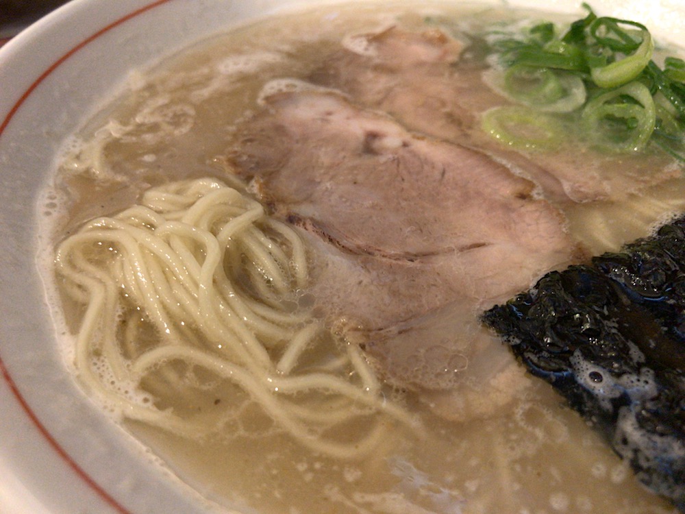 らーめん家MARU 豚骨らーめん 麺