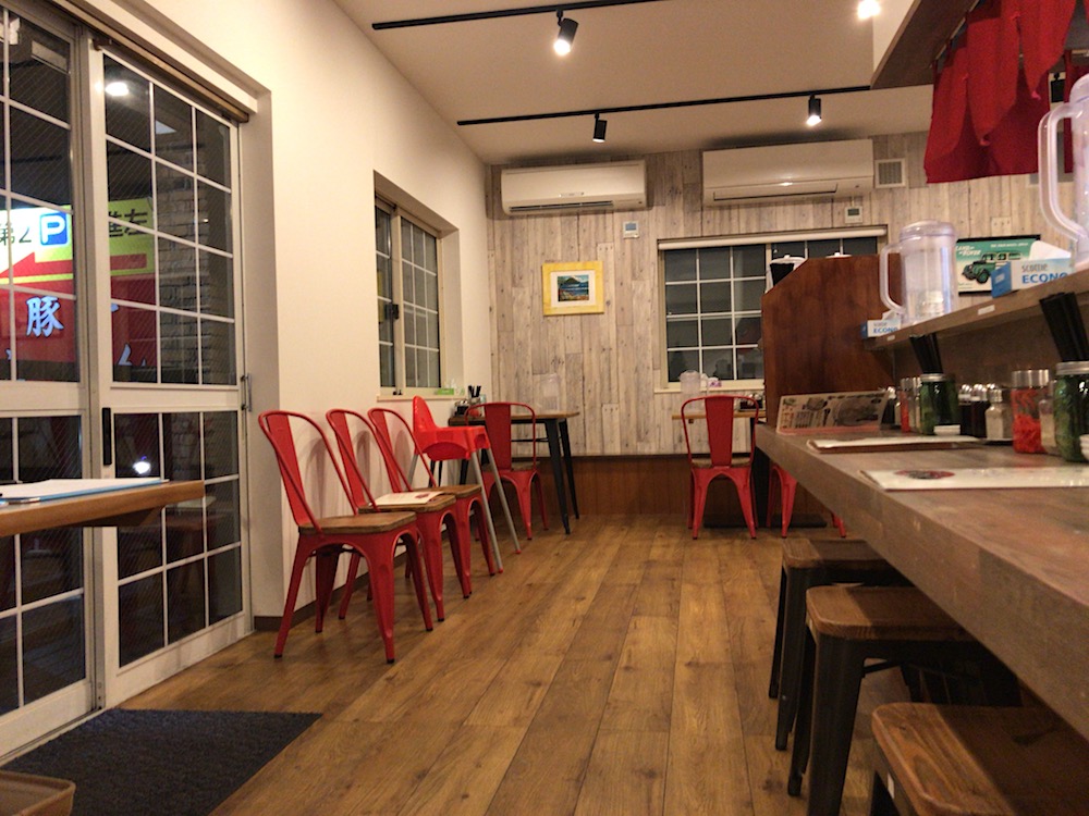 らーめん家MARU 店内