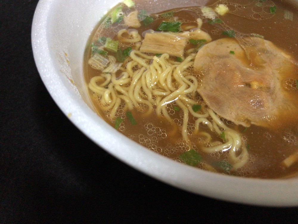 マルちゃん　日本うまいもん　旭川正油ラーメン　出来上がり