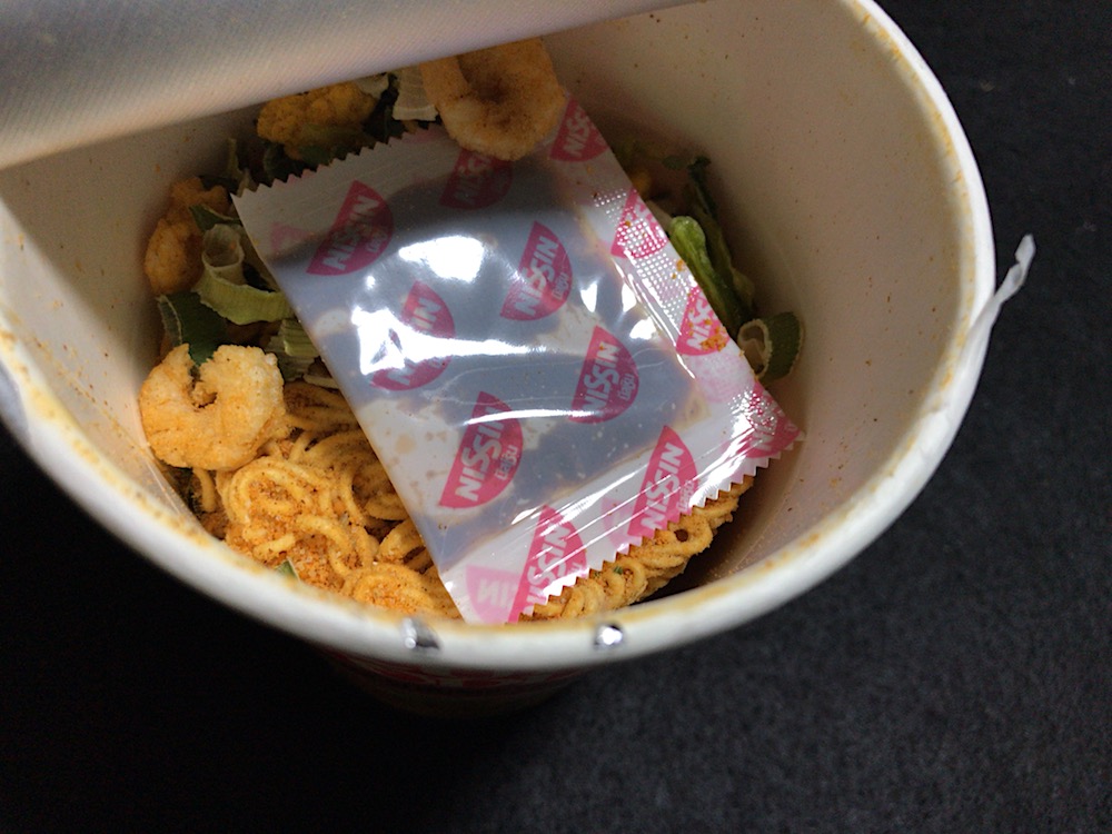 タイカップヌードル トムヤンクン味 中身