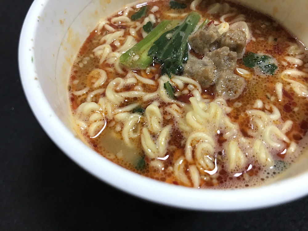 出前一丁ビックカップ 担々麺辛ごまラー油　出来上がり