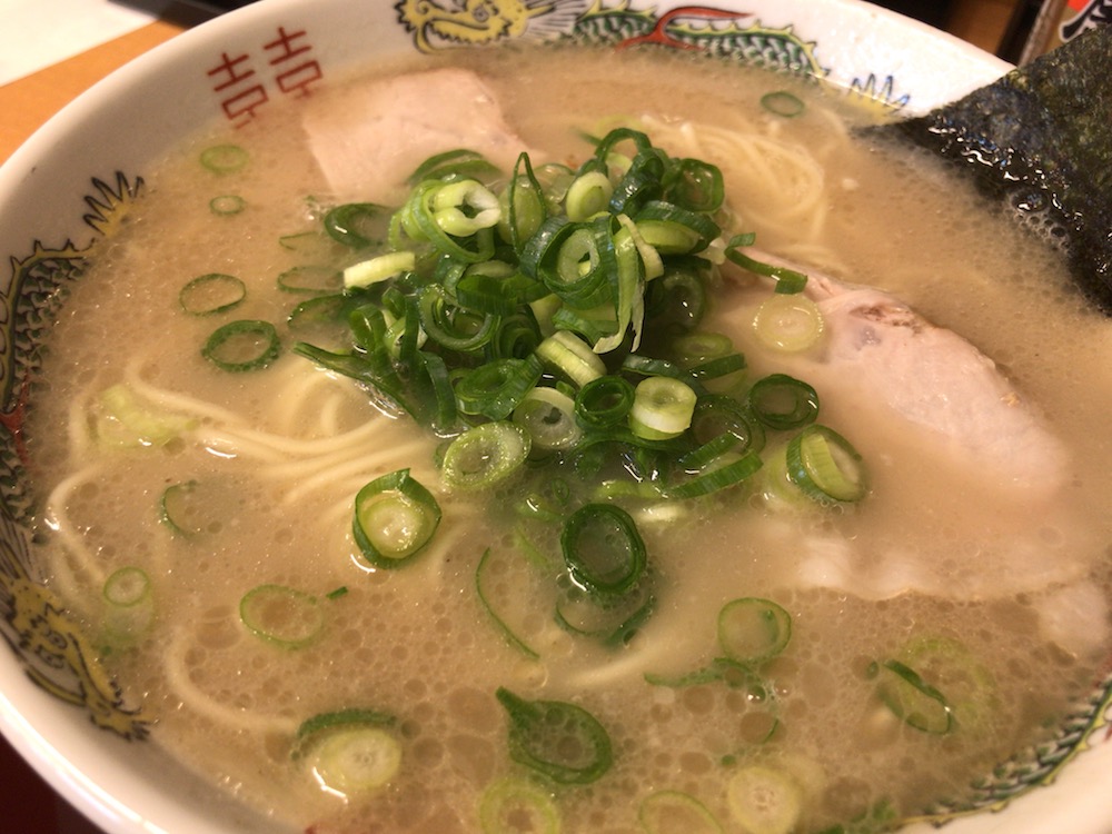 純豚骨ラーメン　鶯　ラーメン