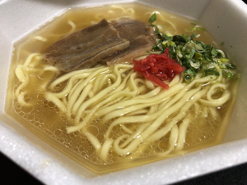 日清ラ王　沖縄そば　出来上がり