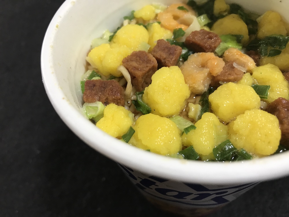 カップスター　しょうゆ　肉具材40%増量　出来上がり